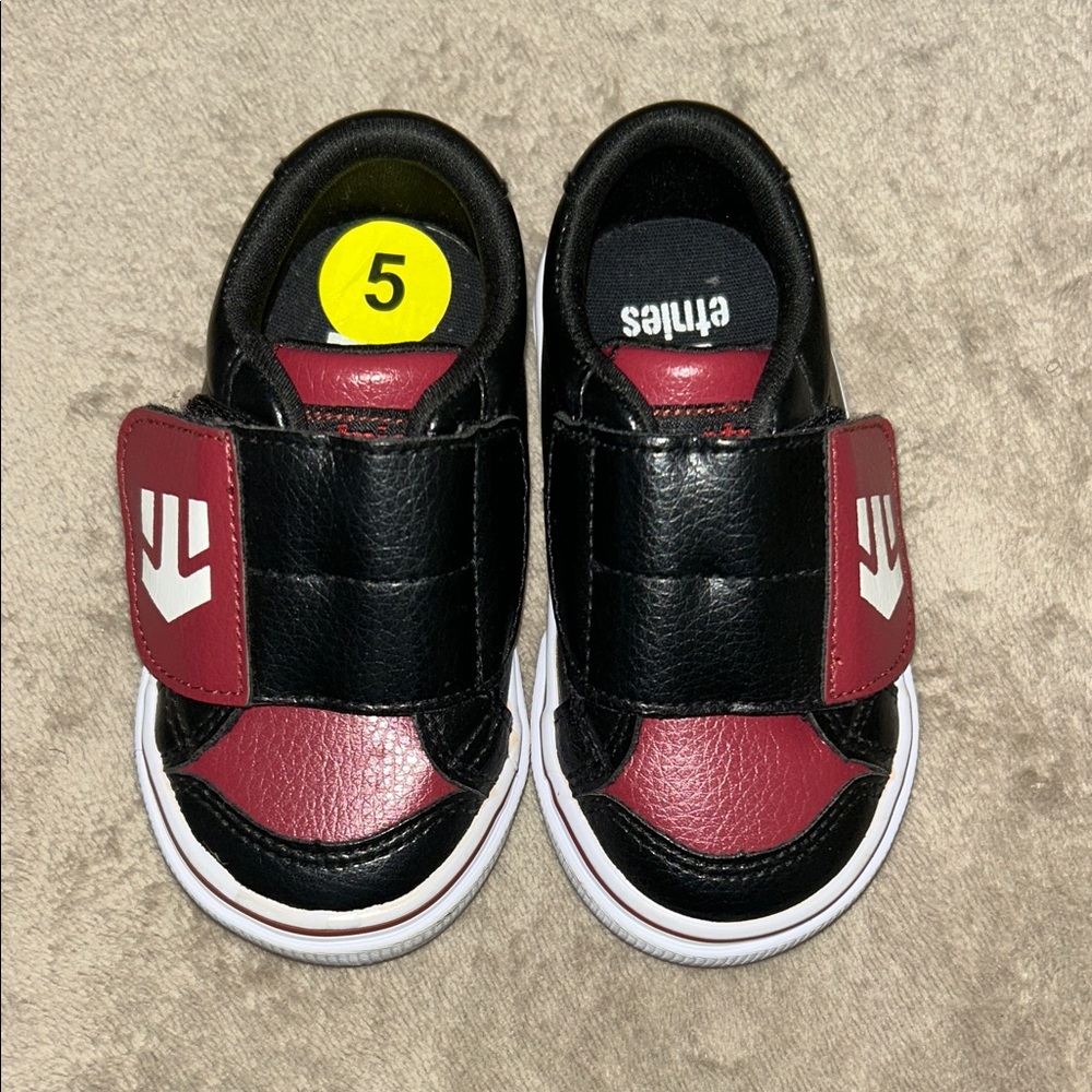 Etnies Kids Black and Burgundy Sneakers